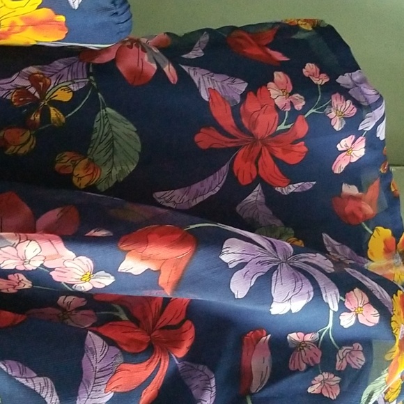 Floral Women's Top - Multicolor - Picture 8 of 9